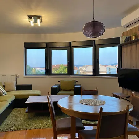 Panoramic View Apartment Kragujevac